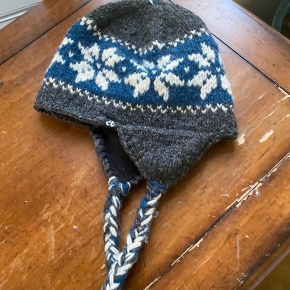 2 Winter Knit Hats Pink & Blue - Picture 6 of 8